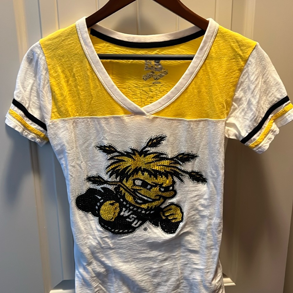 Wichita State University shockers women’s small T-shirt college classic